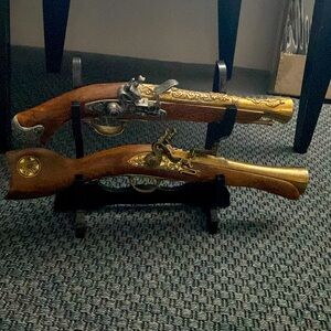 Decorative vintage replica-guns